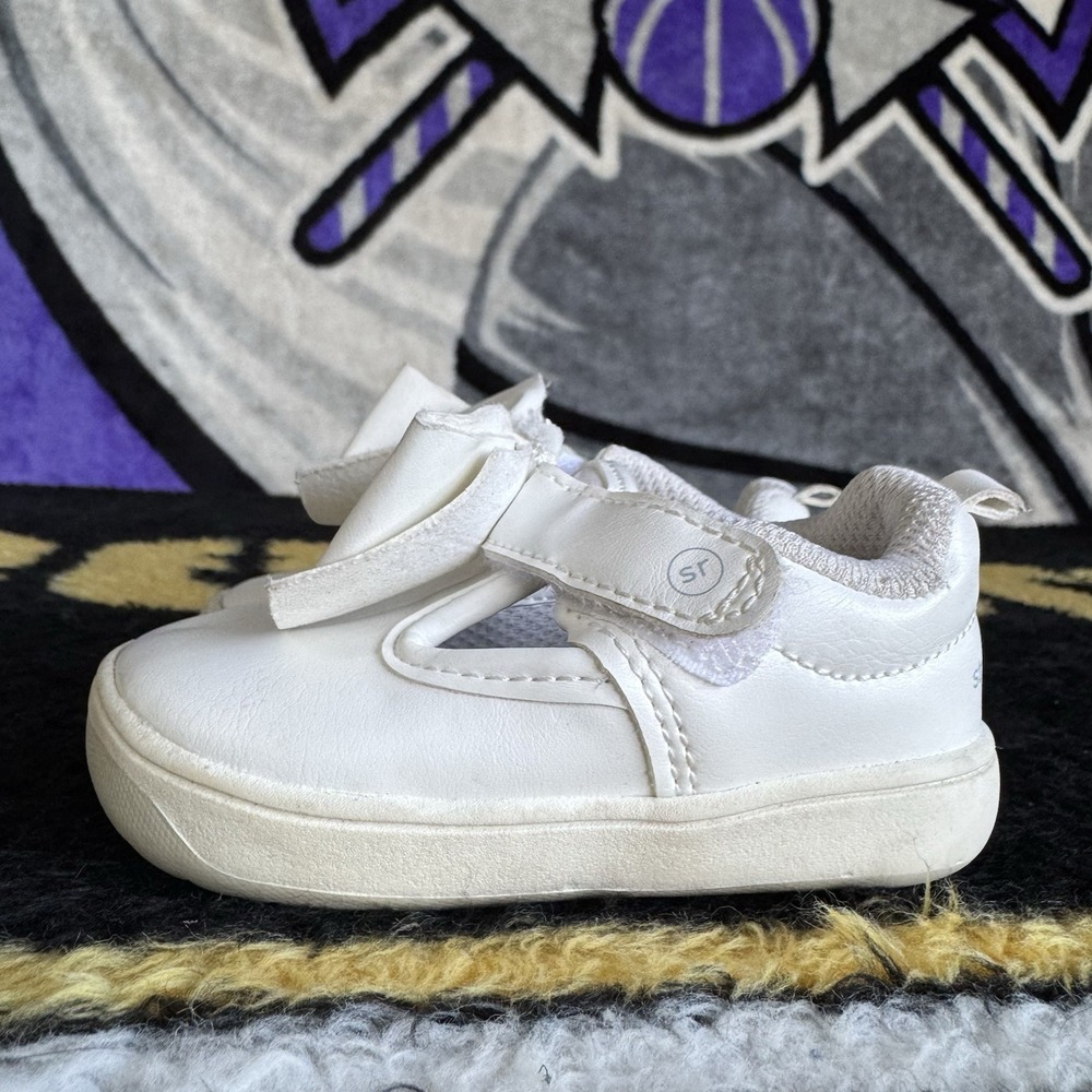 Size 4c - Stride Rite Kamila Mary Jane sneaker in white